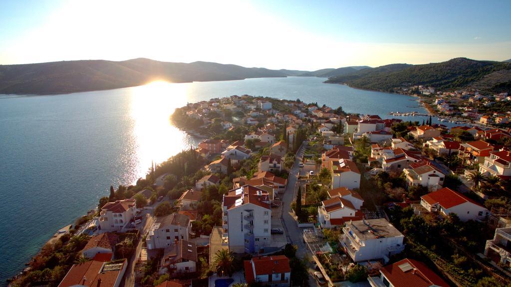 Hotel Viktorija Seget Vranjica Exterior foto